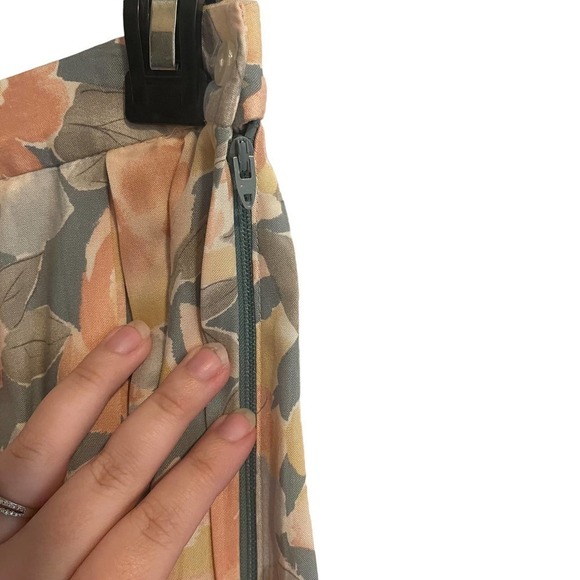 COUNTRY Sophisticates by Pendleton Vintage Floral Pleated Skirt - Picture 7 of 7